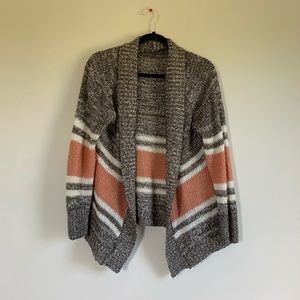 2/30$🐛 Suzy Shier cardigan XL